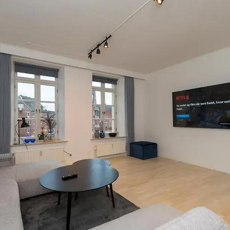 Modern Luxury Penthouse Lejlighedshotel 4*