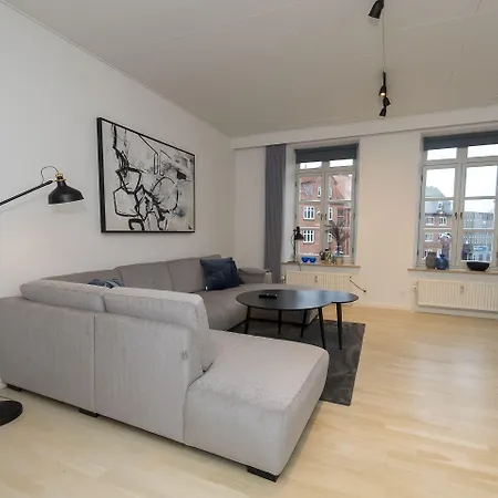 Modern Luxury Penthouse Lägenhetshotell